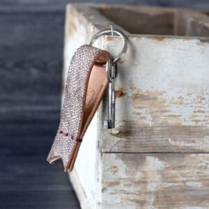 avaimenpera-fisu-mateennahka