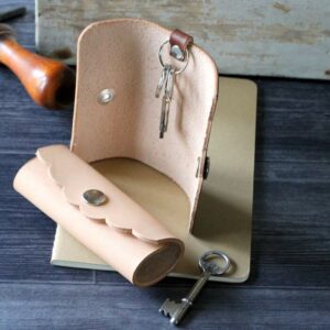 avainkotelo-hilla-vaalea-nahka-useille-avaimille-alyavaimille.