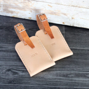 nahkainen-matkalaukun-tunniste-haapaivalahja-nahkahaapaiva-tr-leather-design