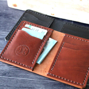 nahkalompakko-tr-aalto-kuuden-taskun-korttilompakko-tr-leather-design