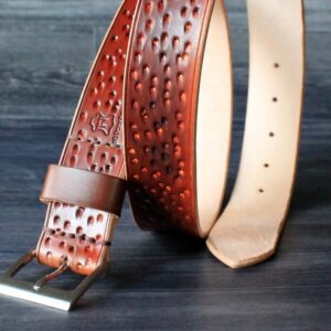 ruskea-kuvioitu-nahkavyo-kotimainen-vyo